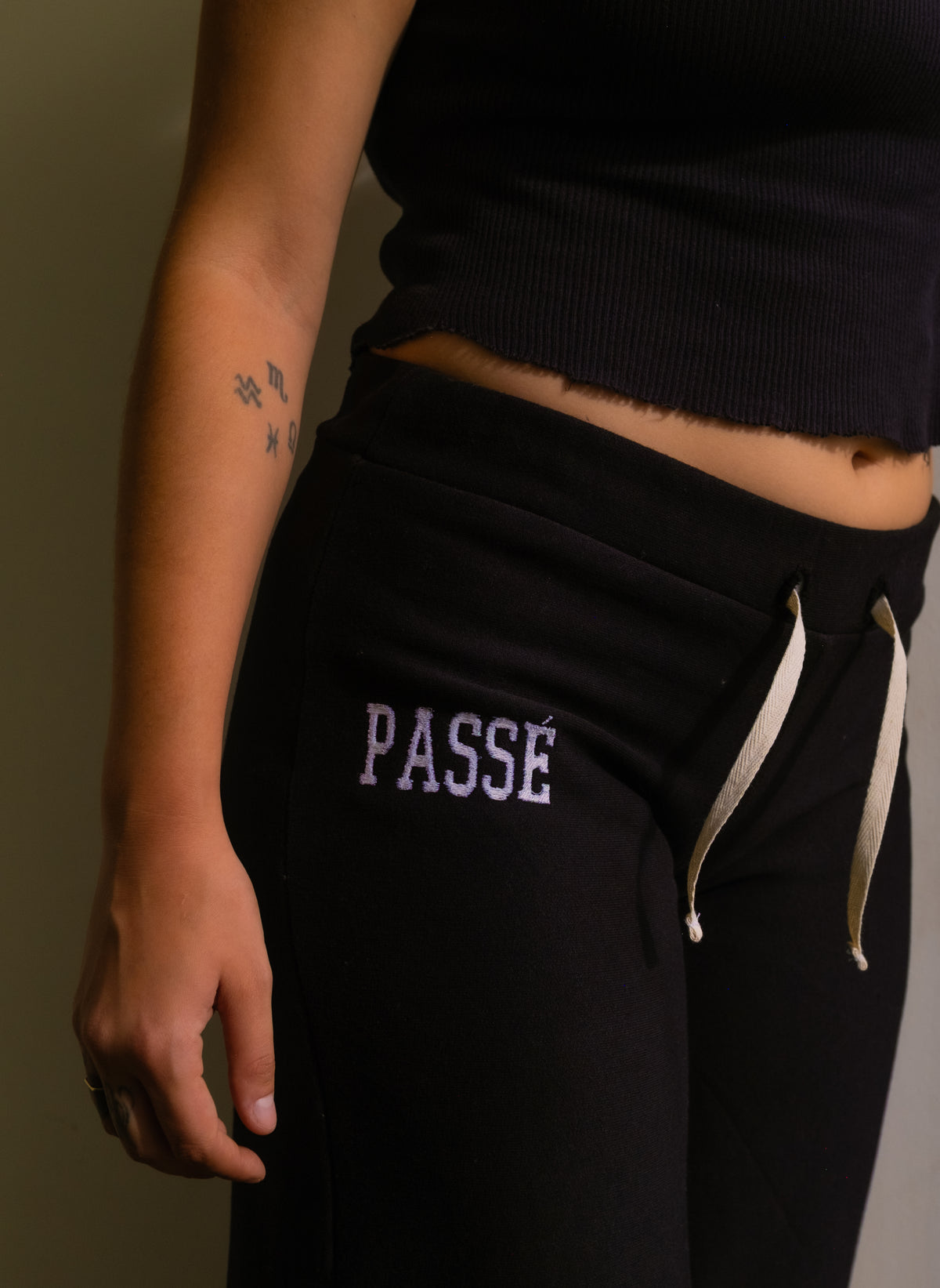 University Low-Rise Sweatpants "alyssa cut"